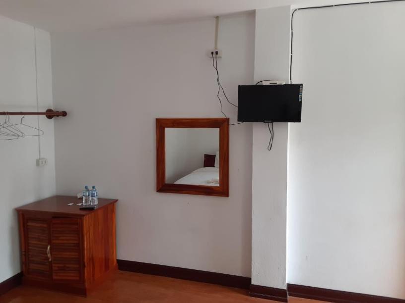 Alisona Hostel Vang Vieng Exteriör bild